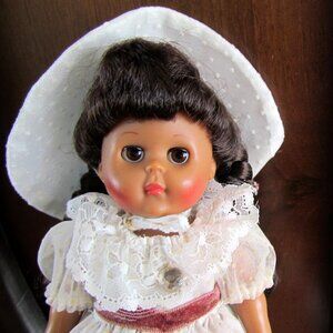 GINNY DOLL, ETHNIC w BLACK BRAIDS, OLD-FASHIONED DRESS & BONNET, 8.5" VOGUE 1988